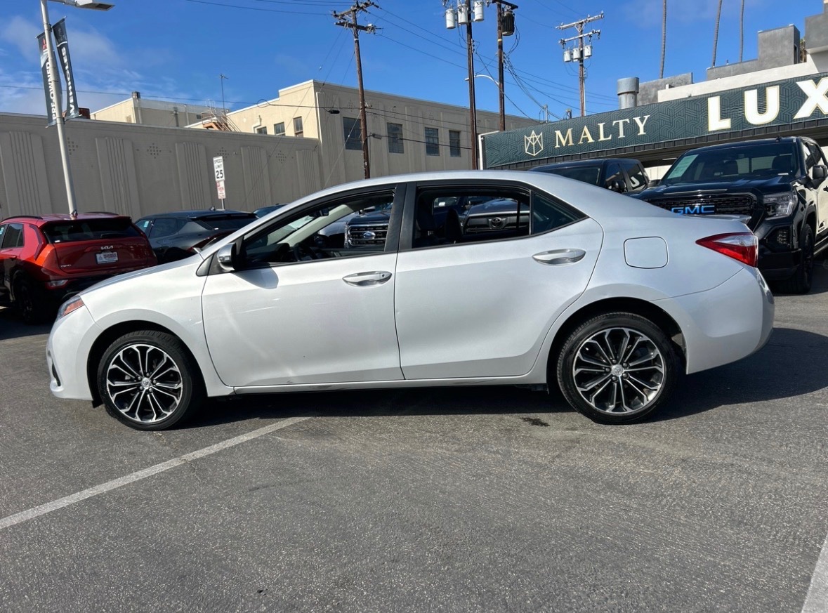 2016 Toyota Corolla S Plus — photo 8 of 9