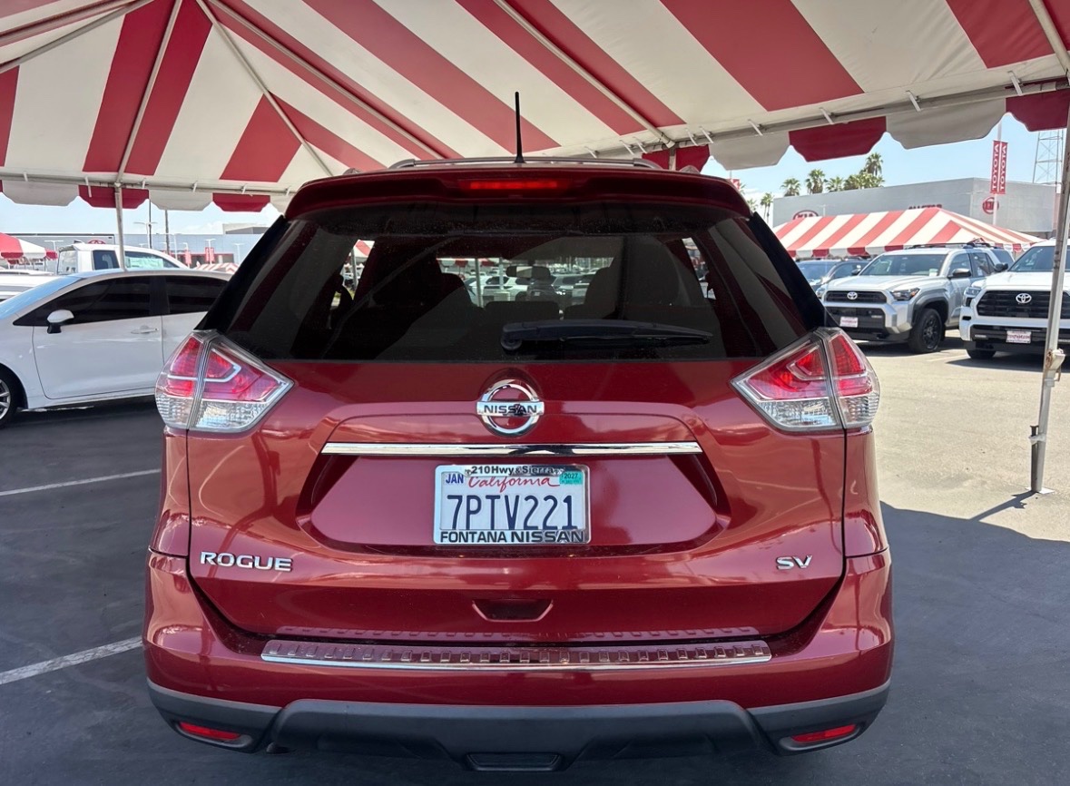 2016 Nissan Rogue SV — photo 6 of 13