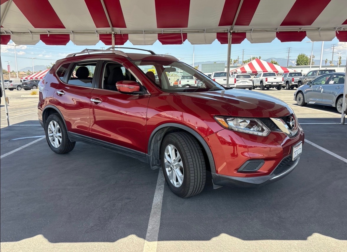 2016 Nissan Rogue SV — photo 3 of 13