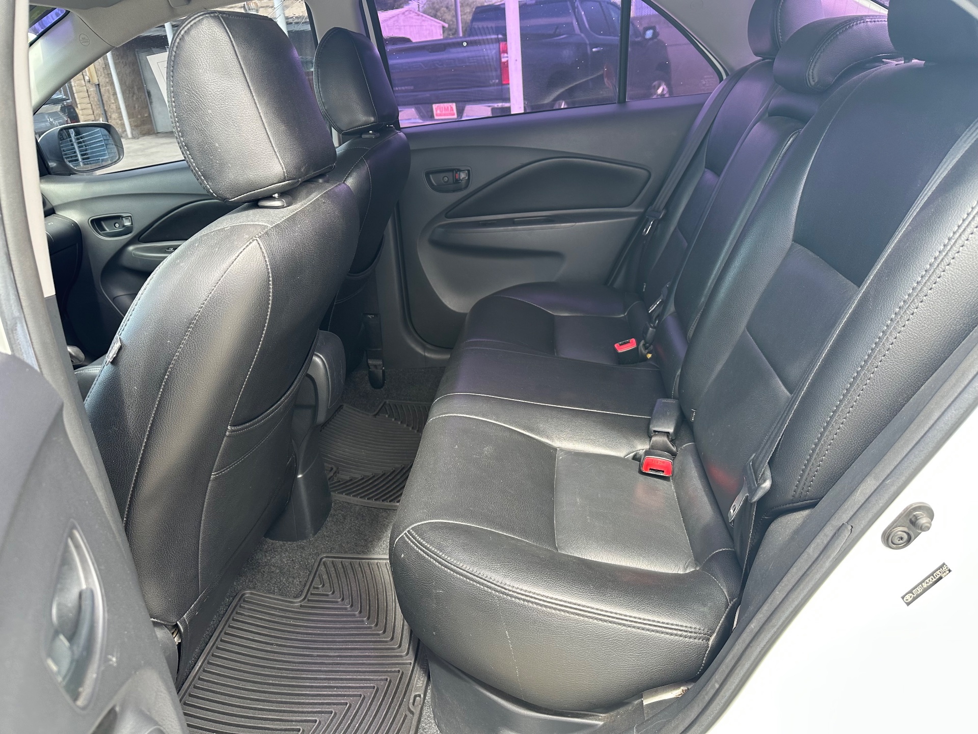 2012 Toyota Yaris  — photo 11 of 11
